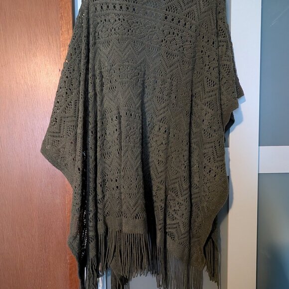 Shaw - Picture 2 of 2